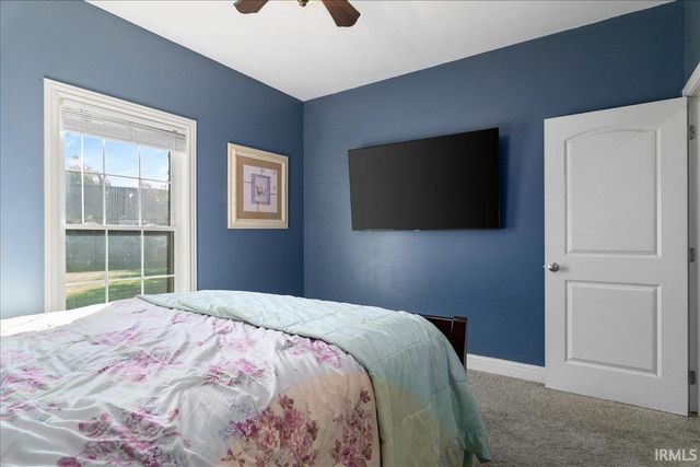 6022 Glen Oak Court, Newburgh, IN 47630