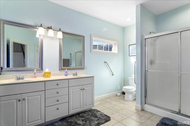 6022 Glen Oak Court, Newburgh, IN 47630