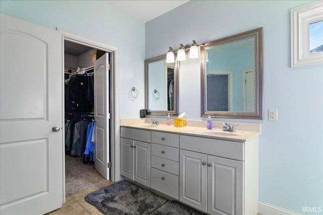 6022 Glen Oak Court, Newburgh, IN 47630