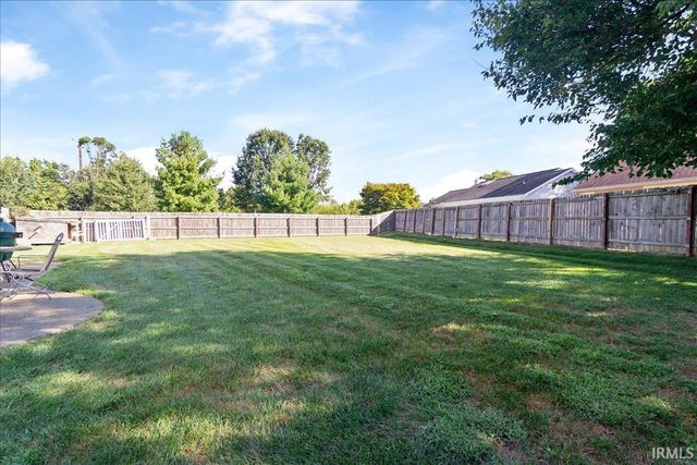 6022 Glen Oak Court, Newburgh, IN 47630
