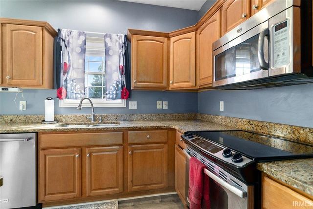 6022 Glen Oak Court, Newburgh, IN 47630
