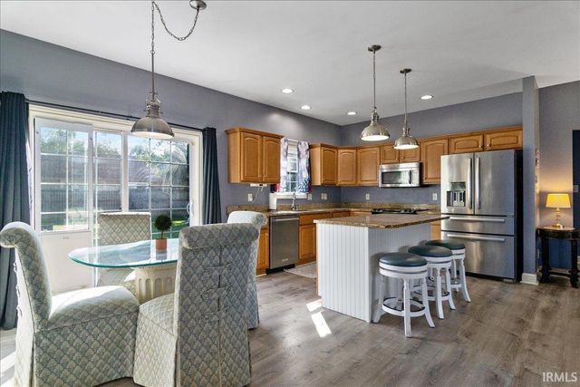 6022 Glen Oak Court, Newburgh, IN 47630