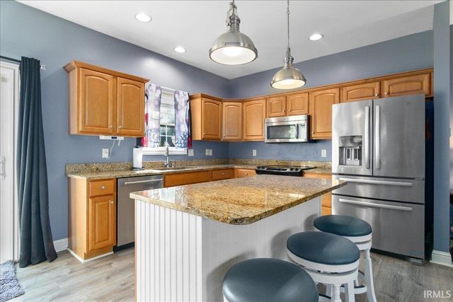 6022 Glen Oak Court, Newburgh, IN 47630