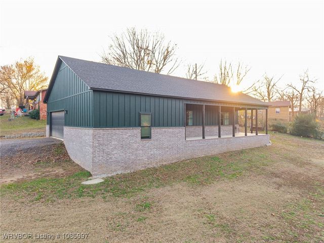 8207 Ouachita Drive, Hackett, AR 72937