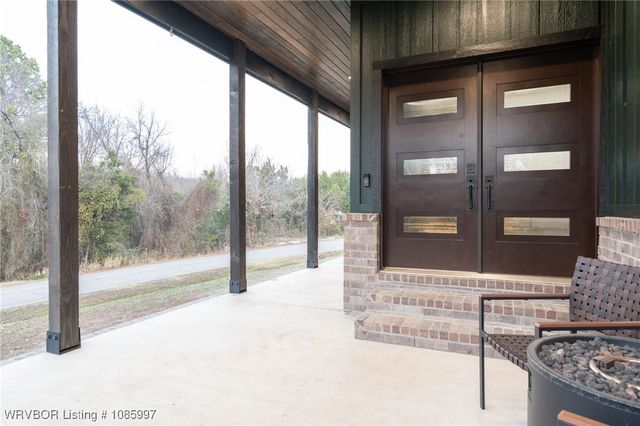 8207 Ouachita Drive, Hackett, AR 72937