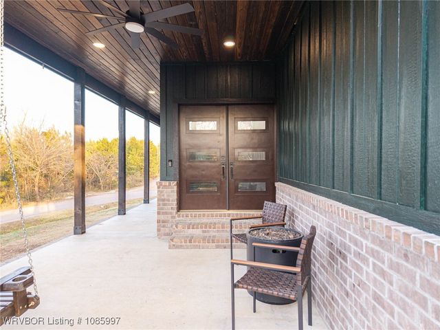 8207 Ouachita Drive, Hackett, AR 72937