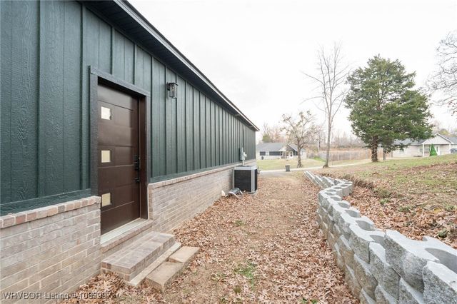 8207 Ouachita Drive, Hackett, AR 72937