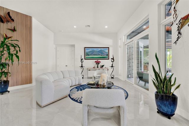 12301 NW 18th St, Plantation, FL 33323