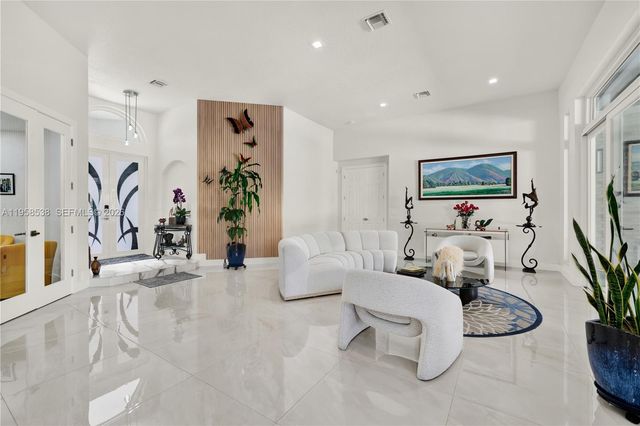 12301 NW 18th St, Plantation, FL 33323