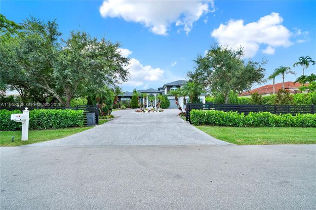 12301 NW 18th St, Plantation, FL 33323