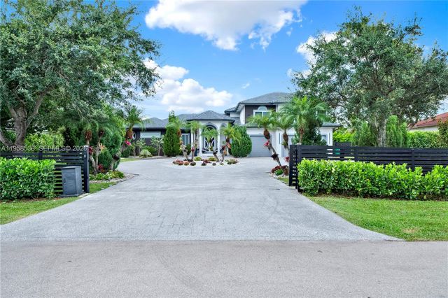 12301 NW 18th St, Plantation, FL 33323