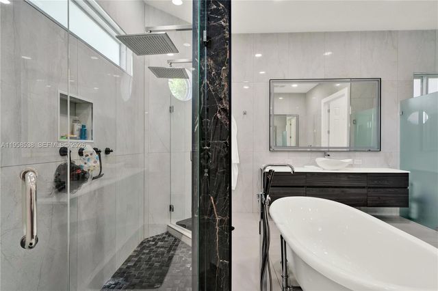 12301 NW 18th St, Plantation, FL 33323