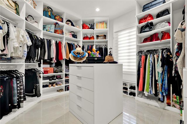 12301 NW 18th St, Plantation, FL 33323