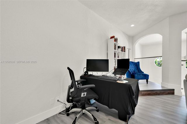 12301 NW 18th St, Plantation, FL 33323