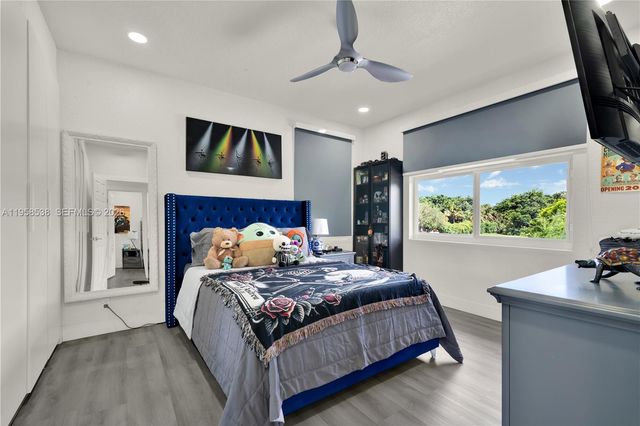 12301 NW 18th St, Plantation, FL 33323