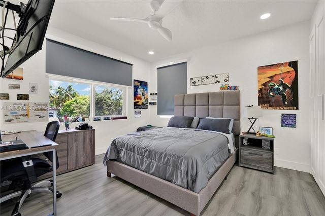 12301 NW 18th St, Plantation, FL 33323