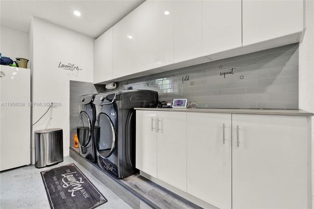 12301 NW 18th St, Plantation, FL 33323