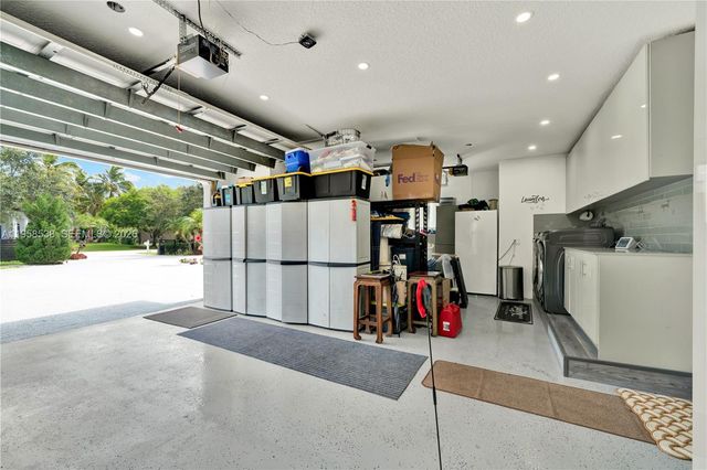 12301 NW 18th St, Plantation, FL 33323