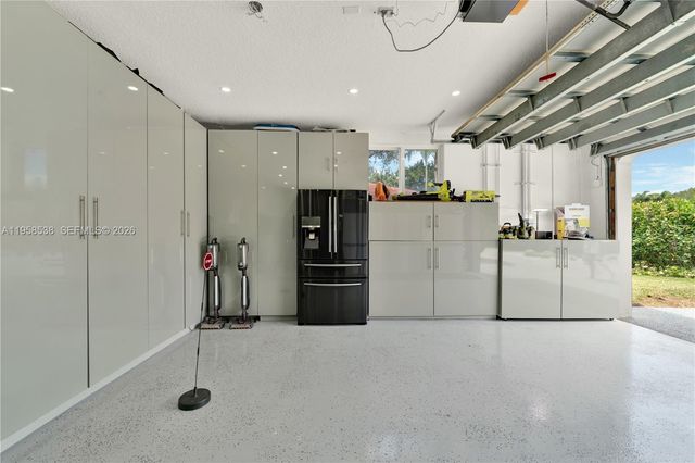 12301 NW 18th St, Plantation, FL 33323