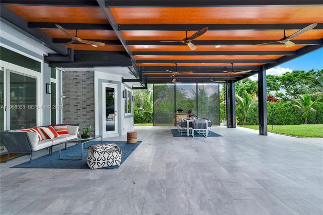 12301 NW 18th St, Plantation, FL 33323