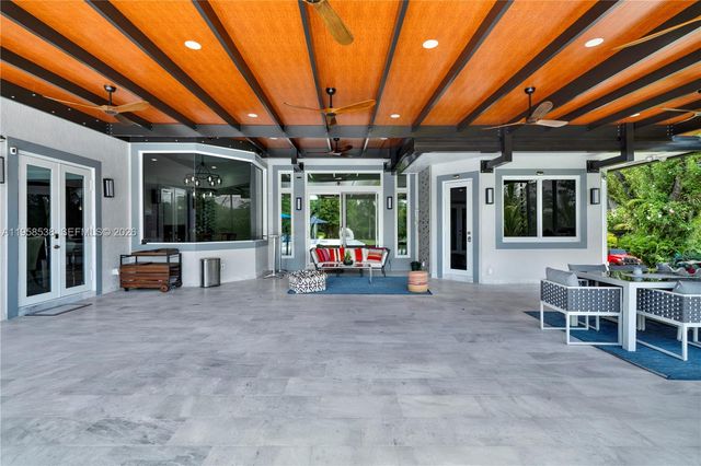 12301 NW 18th St, Plantation, FL 33323