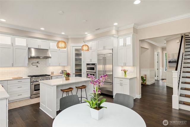 6903 NE New Brooklyn Road, Bainbridge Island, WA 98110