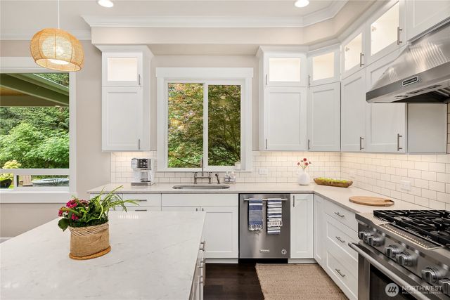 6903 NE New Brooklyn Road, Bainbridge Island, WA 98110