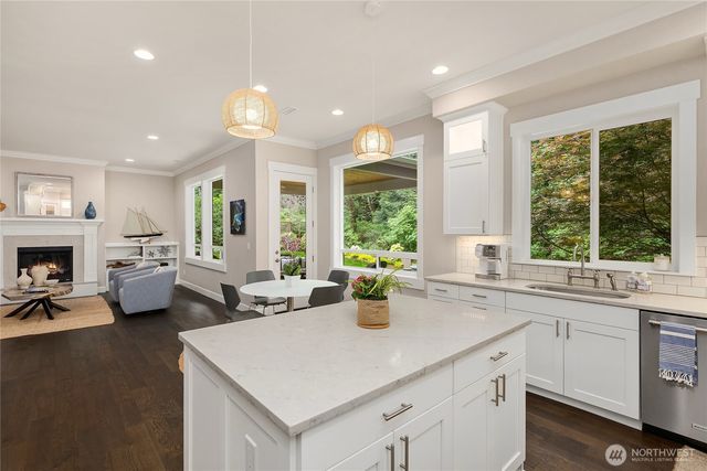 6903 NE New Brooklyn Road, Bainbridge Island, WA 98110