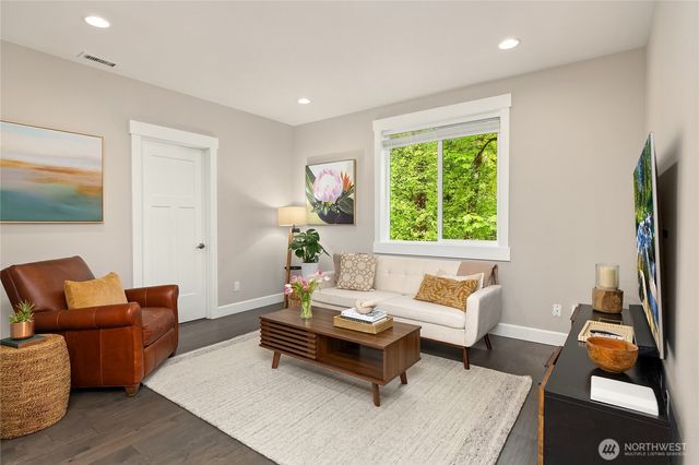 6903 NE New Brooklyn Road, Bainbridge Island, WA 98110