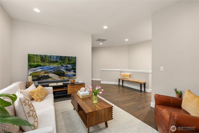 6903 NE New Brooklyn Road, Bainbridge Island, WA 98110