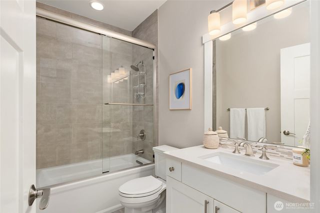 6903 NE New Brooklyn Road, Bainbridge Island, WA 98110
