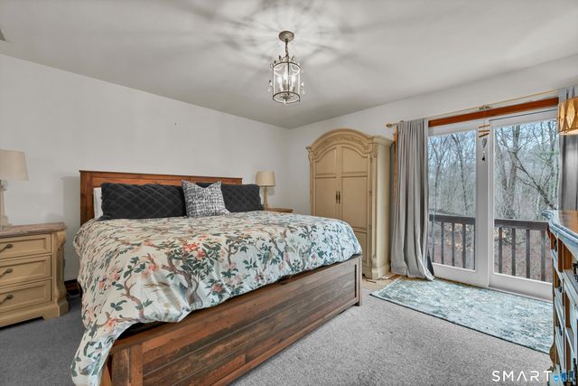 13 Pocono Road, Newtown, CT 06470