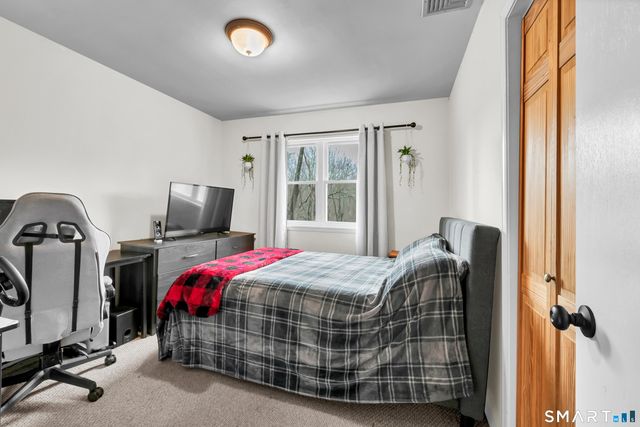 13 Pocono Road, Newtown, CT 06470