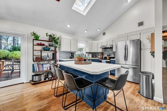 13 Pocono Road, Newtown, CT 06470