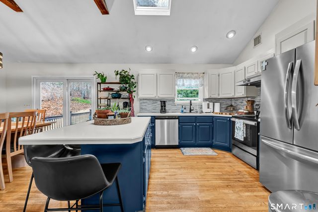 13 Pocono Road, Newtown, CT 06470