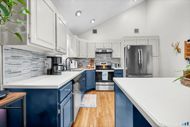 13 Pocono Road, Newtown, CT 06470