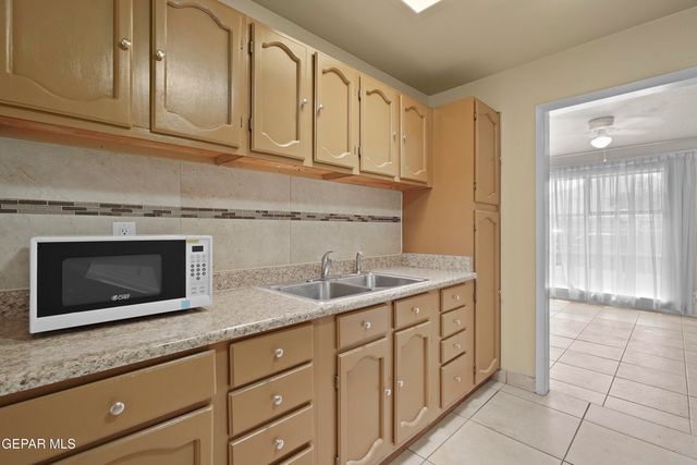 9132 MOUNT ETNA Drive, El Paso, TX 79924