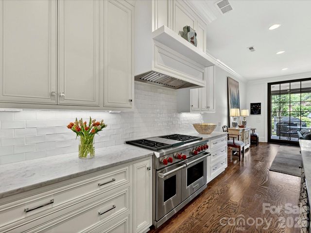 117 Huntley Place, Charlotte, NC 28207