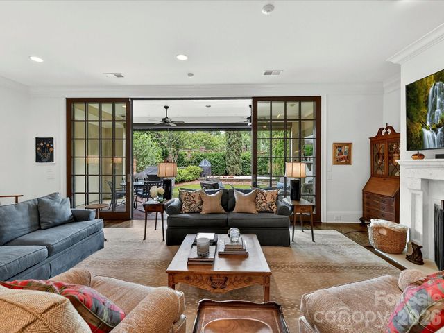 117 Huntley Place, Charlotte, NC 28207