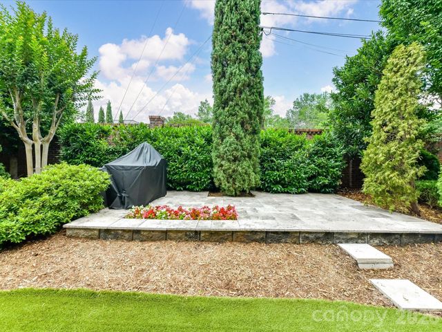 117 Huntley Place, Charlotte, NC 28207