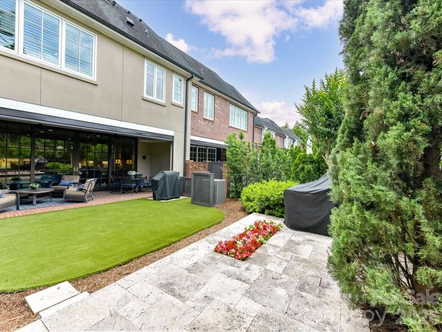 117 Huntley Place, Charlotte, NC 28207