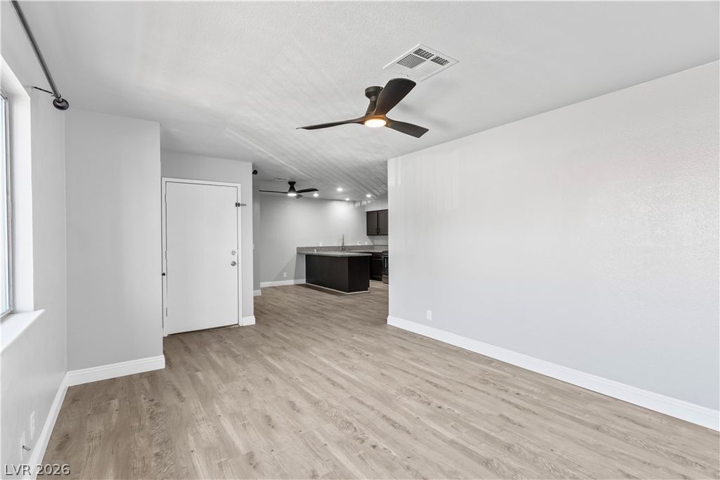 881 Mantis Way 1, Las Vegas, NV 89110 — photo 4