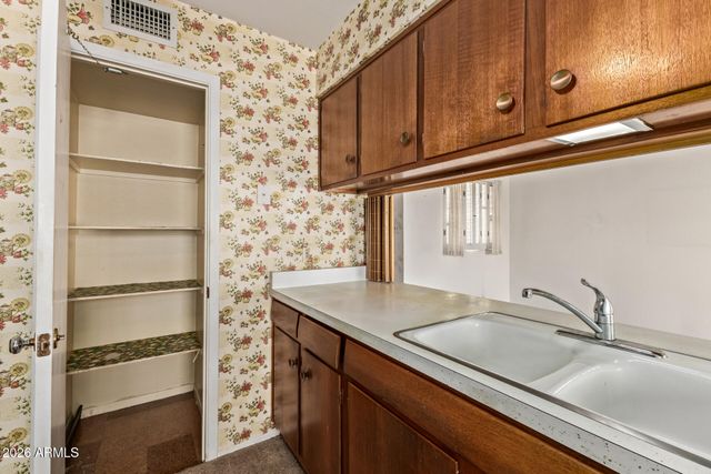 7416 E WINDSOR Avenue, Scottsdale, AZ 85257