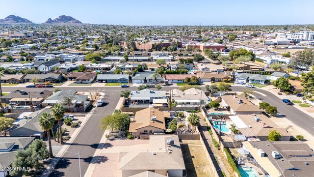 7416 E WINDSOR Avenue, Scottsdale, AZ 85257