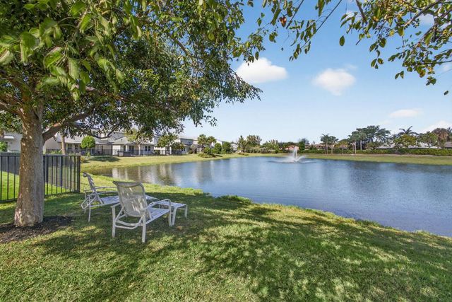 1822 Lake Cove Drive, Lake Worth, FL 33460