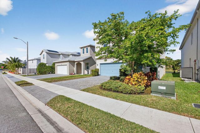 1822 Lake Cove Drive, Lake Worth, FL 33460