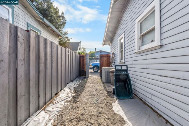 1308 Pine St, Martinez, CA 94553