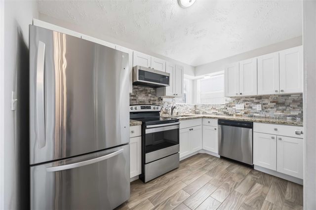 6911 Foxport Lane, Humble, TX 77338