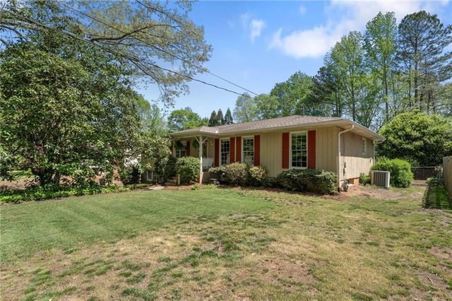 2062 Cezar NW Drive, Kennesaw, GA 30152