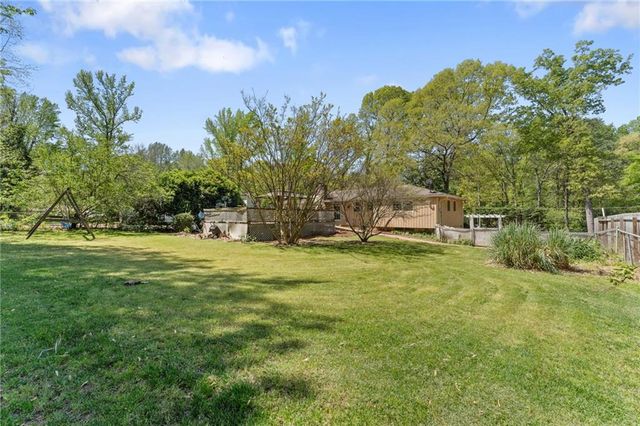 2062 Cezar NW Drive, Kennesaw, GA 30152